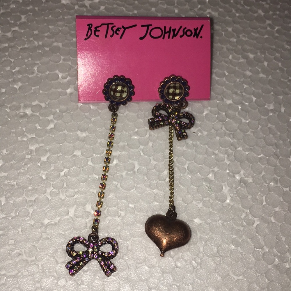 Betsey Johnson mismatch earrings
